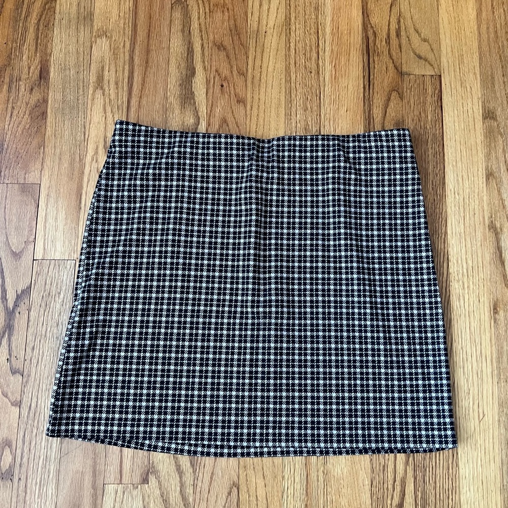 H&M Divided Black Plaid Skirt